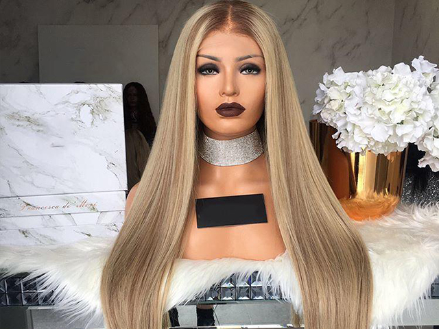 Glamorous Straight Long Wig - Click Image to Close